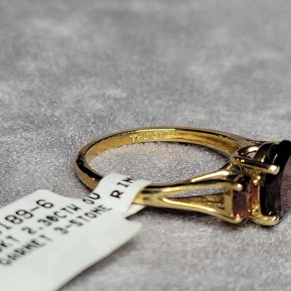 10K Yellow Gold 3 Stone Garnet Ring - Picture 8 of 10